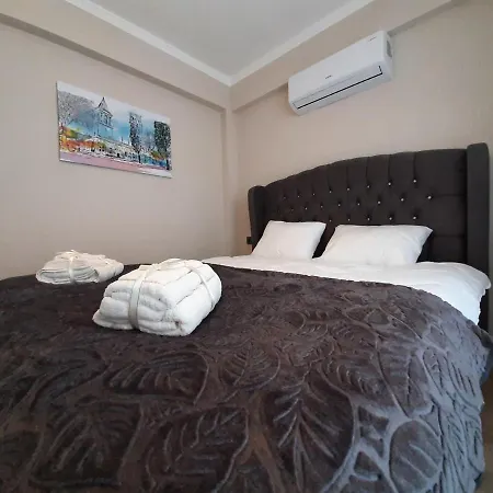 Alpha Apartment *