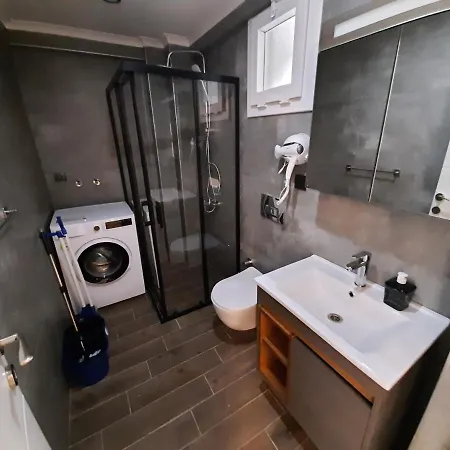 Alpha Apartment *